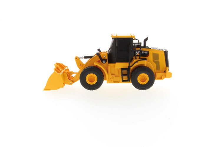 1:35 Carrera RC CAT 950M Wheel Loader (B/O) - Shovel - Car37023003 2 - CAR37023003