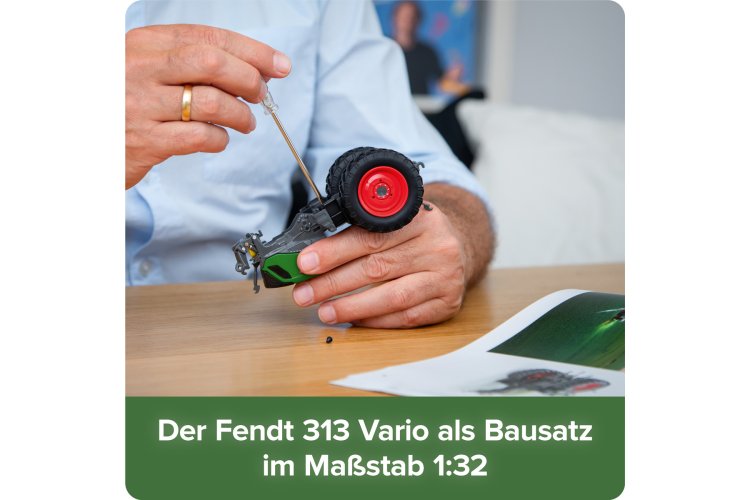 1:32 Franzis 67231 Fendt Tractor - Groen - Adventskalender - Fr67231 5 - FR67231