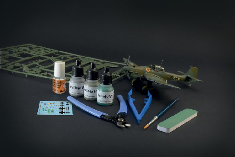 1:72 Italeri 72010 Junker Ju-87B Stuka Plane - Complete Set - Starter Kit - Ita72010 2 - ITA72010