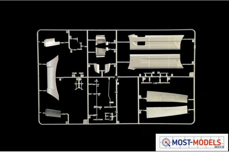 1:24 Italeri 3940 Volvo FH4 (FH16) Globetrotter XL - Italeri3940 13 - ITA3940