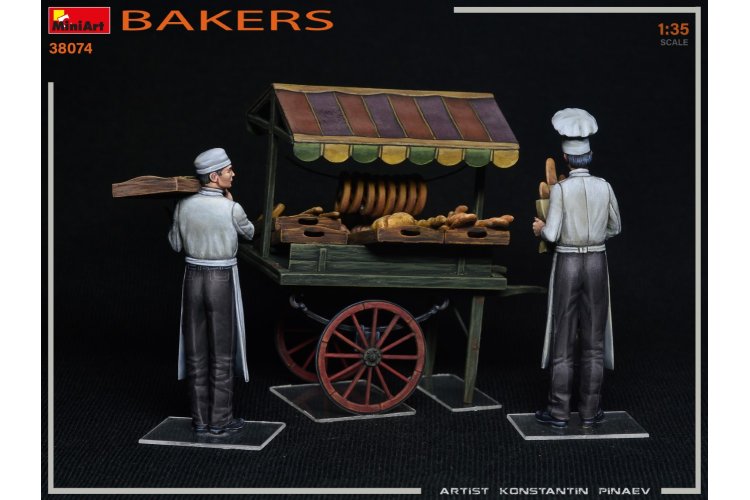 1:35 MiniArt 38074 Bakkers - 2 Figuren - Kratten met bakkerij producten - Min38072 2 - MIN38074