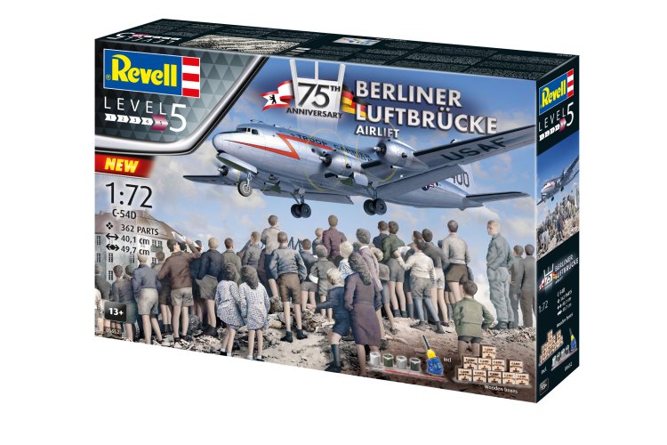 1:72 Revell 05652  75th Anniversary - Berliner Luftbrucke C-54D Skymaster - Gift Set - Rev05652  - REV05652