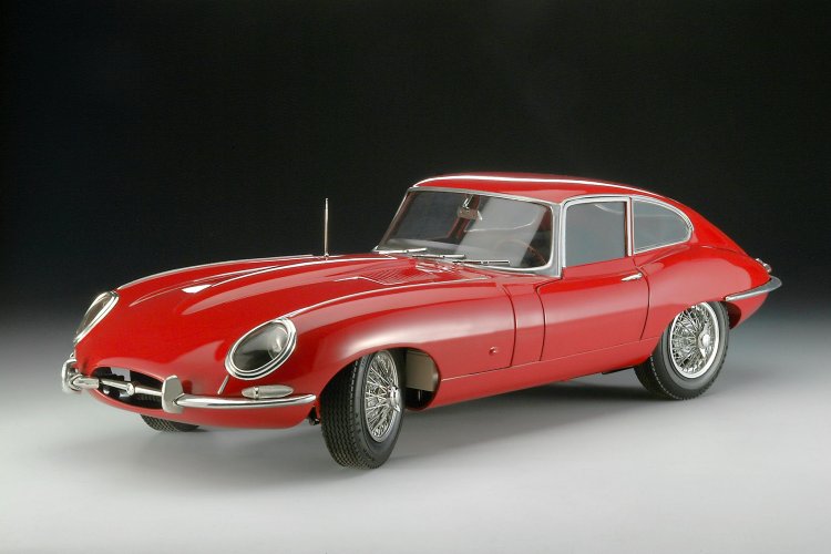 1:8 Revell 07717 Jaguar E-Type - Oldtimer - Rev07717 2 - REV07717