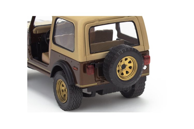 1:24 Revell 14547  1977 Jeep CJ-7 - Amerikaanse Auto - Rev14547 8 - REV14547