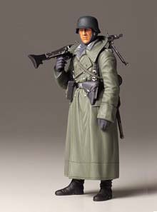 1:16 Tamiya 36306 WWII German Machine Gunner - Greatcoat - Tam36306 2 - TAM36306