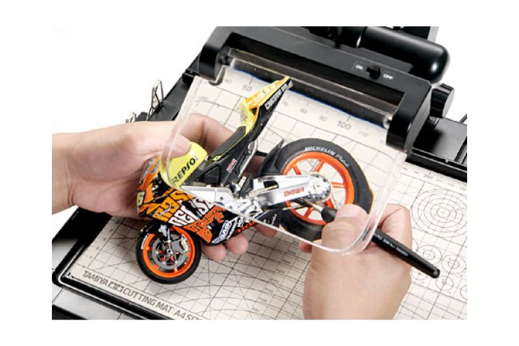 Tamiya 74064 Work Station with Magnifying Lens - Tam74064 3 - TAM74064