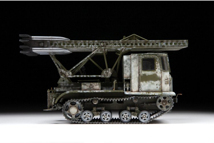 1:35 Zvezda 3700 STZ-5 with MRL BM-13 Katyusha - Zvz3700 img 0042 - ZVZ3700