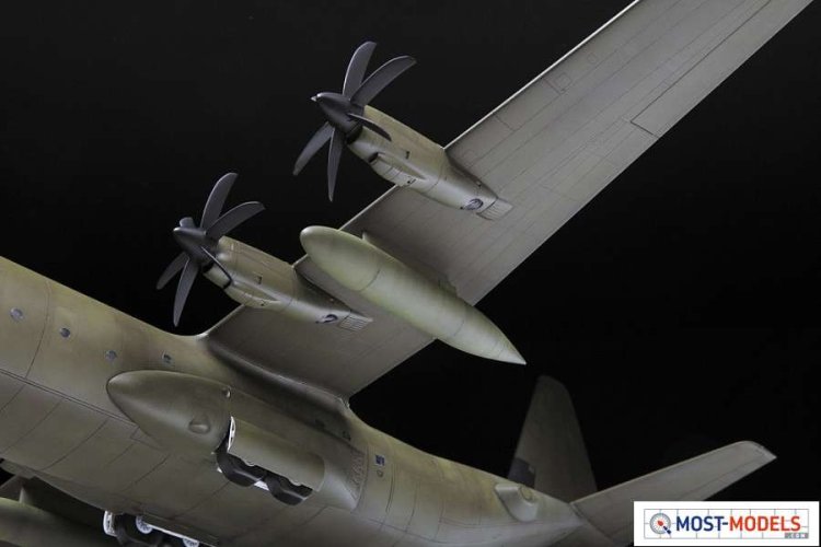 1:72 Zvezda 7324 Heavy transport plane C-130J-30 - Zvz7324 img 6976 - ZVZ7324